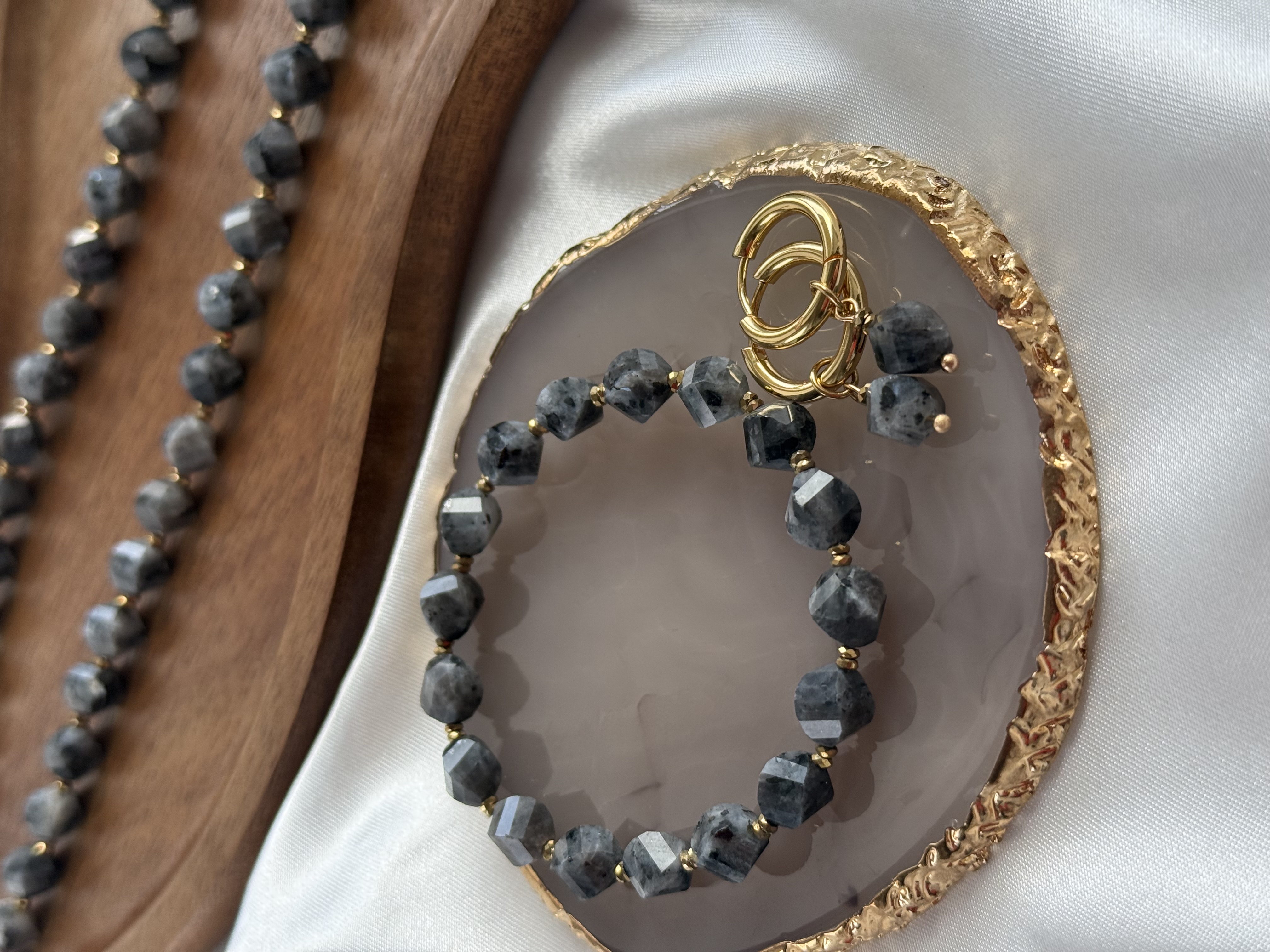 Kolczyki Larvikit Twist