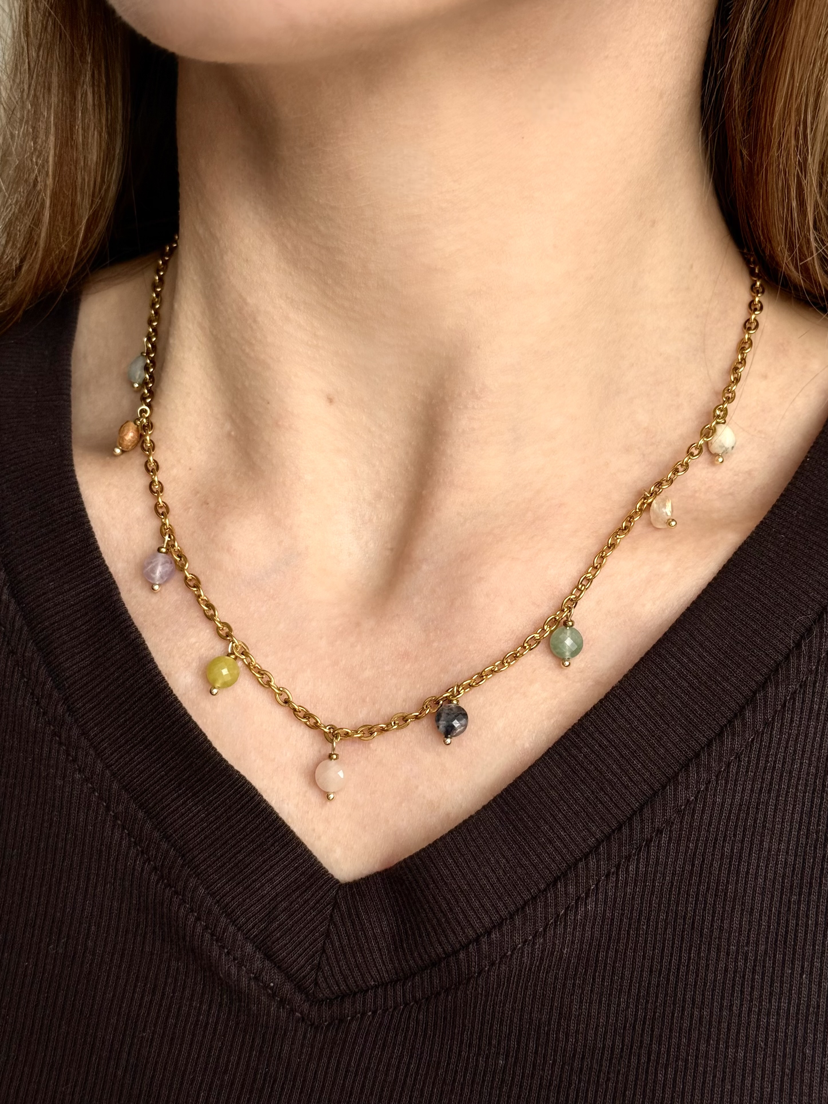 Łańcuszek kamienie jasne